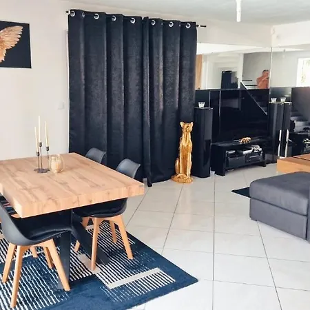 Maison Avec Piscine Privée Chauffée 9x4m Clim Tv Grand Ecran Location Saisonnière De été Proche Et Centre Sud Montpellier *