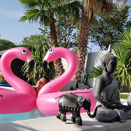 Maison Avec Piscine Privée Chauffée 9x4m Clim Tv Grand Ecran Location Saisonnière De été Proche Et Centre Sud Montpellier Hébergement de vacances