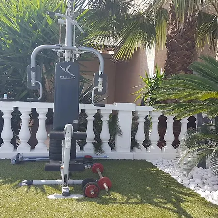 Maison Avec Piscine Privée Chauffée 9x4m Clim Tv Grand Ecran Location Saisonnière De été Proche Et Centre Sud Montpellier Lattes