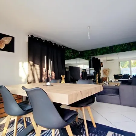 Prázdninový dům Maison Avec Piscine Privee Chauffee 9x4m Clim Tv Grand Ecran Location Saisonniere De Ete Proche Et Centre Sud Montpellier